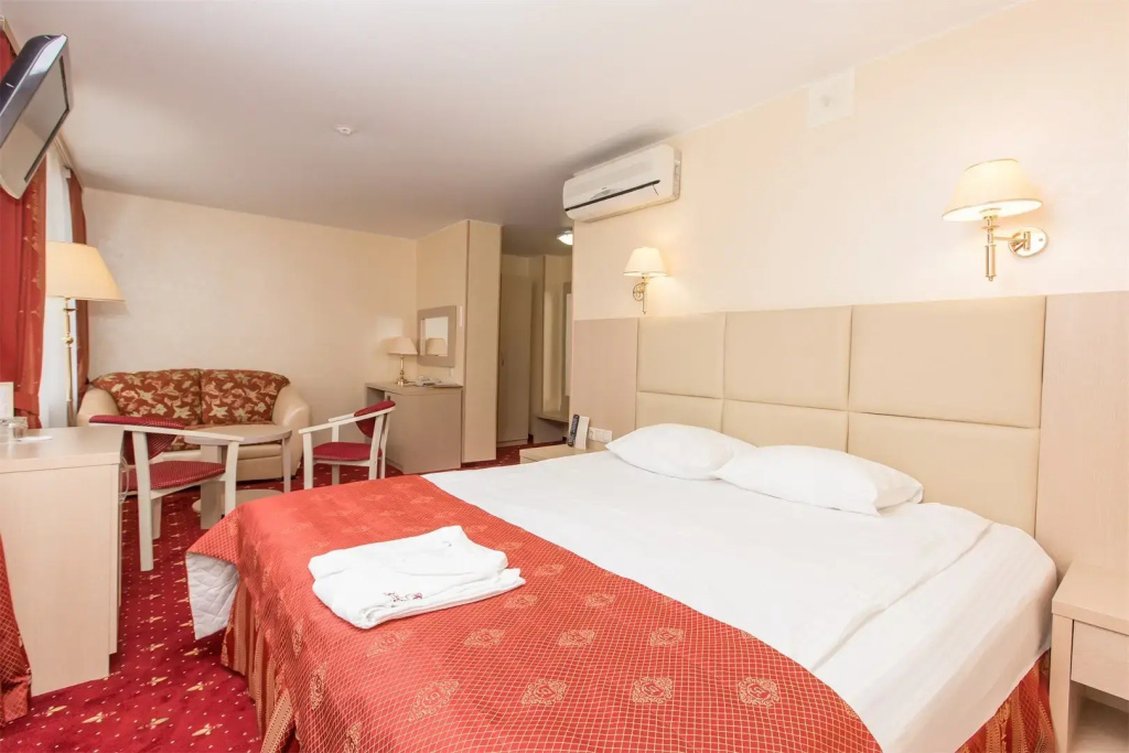 Double Studio (full double bed)