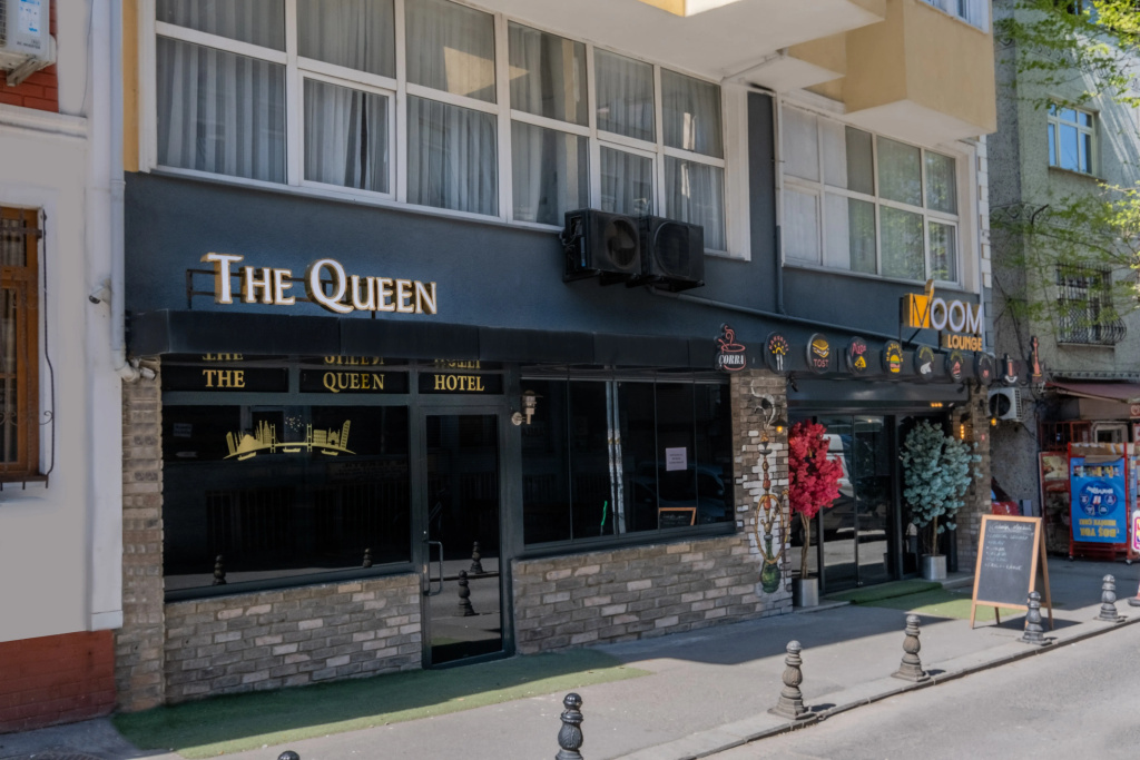 Отель The Queen Hotel — фото