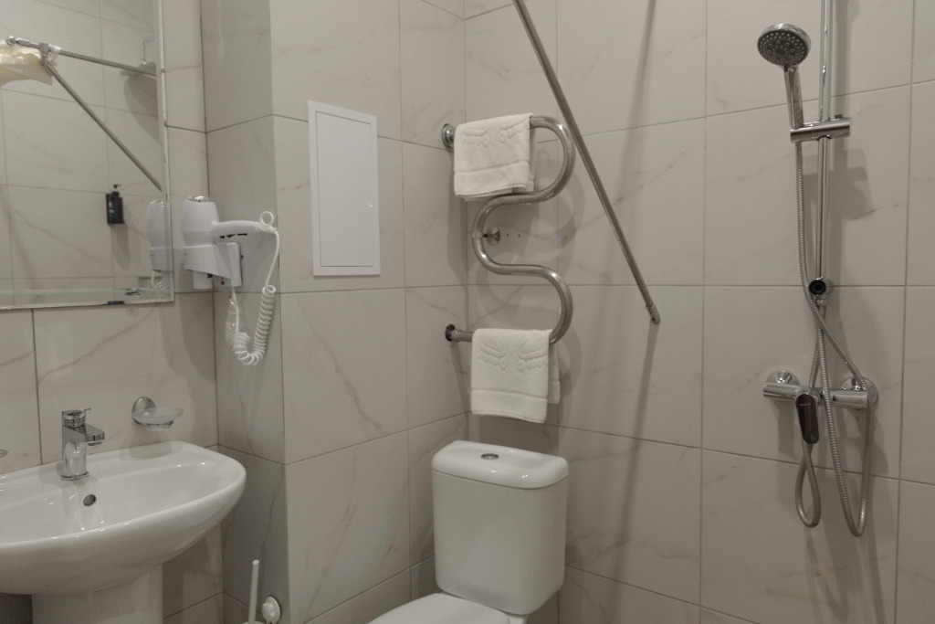 Двухместный номер Стандарт с балконом и с видом на горы 2 отдельные кровати в Нарт