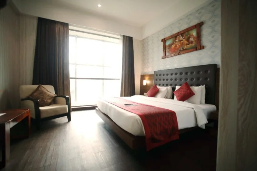 The Byke Suraj Plaza Veg Hotel - Chambres