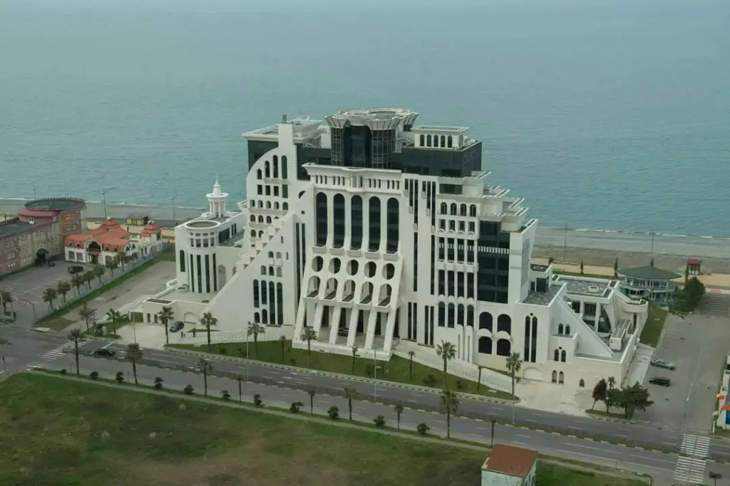 Апартаменты Lovely 2 Bedroom Apartment With the View in Batumi — фото