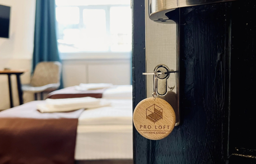 Отель PROLOFT city hostel & rooms — фото
