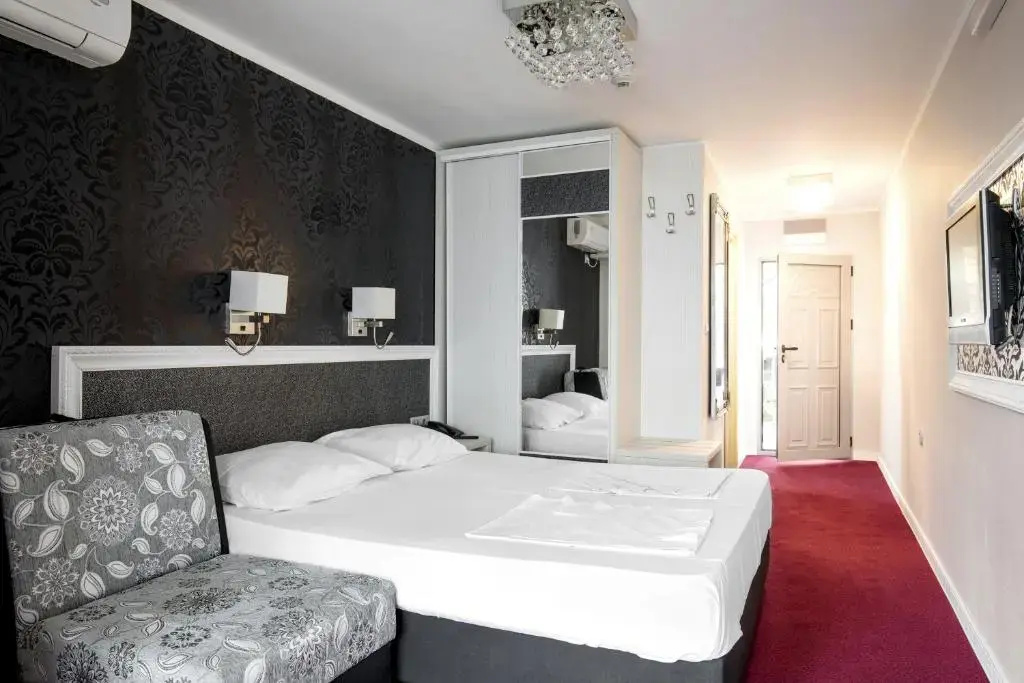 Superior Double room (full double bed)