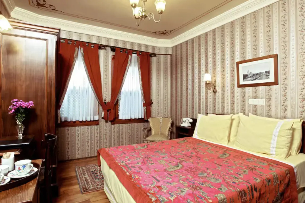 Standard Double room with view (full double bed)