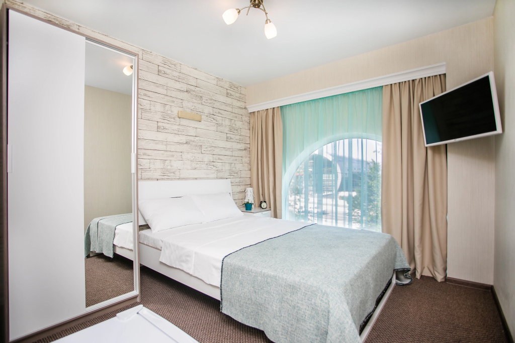 Classic Double room (full double bed)