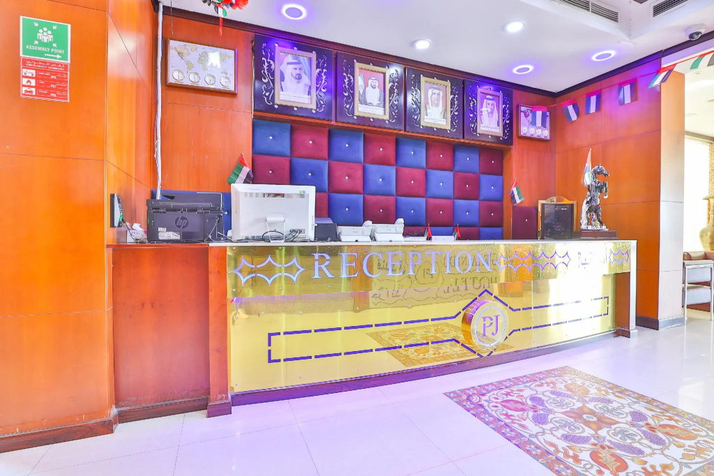 Lobby & Reception