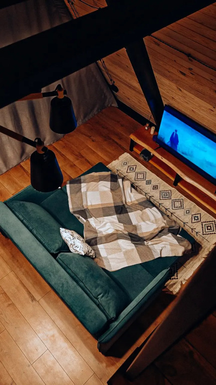 Шале А-фрейм с панорамным остеклением и террасой - фото 20