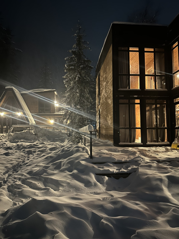 Шестиместный коттедж с видом на горы в Холидей Хоум