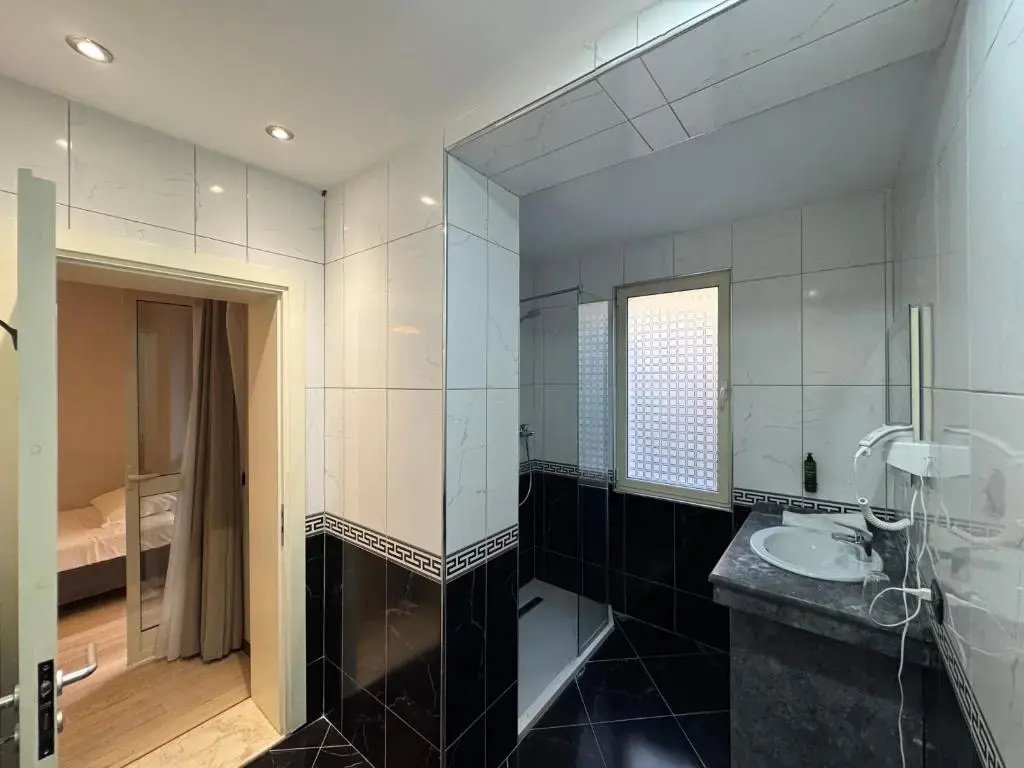 Amh Hotel, Дуррес, Албанія мініатюра 14