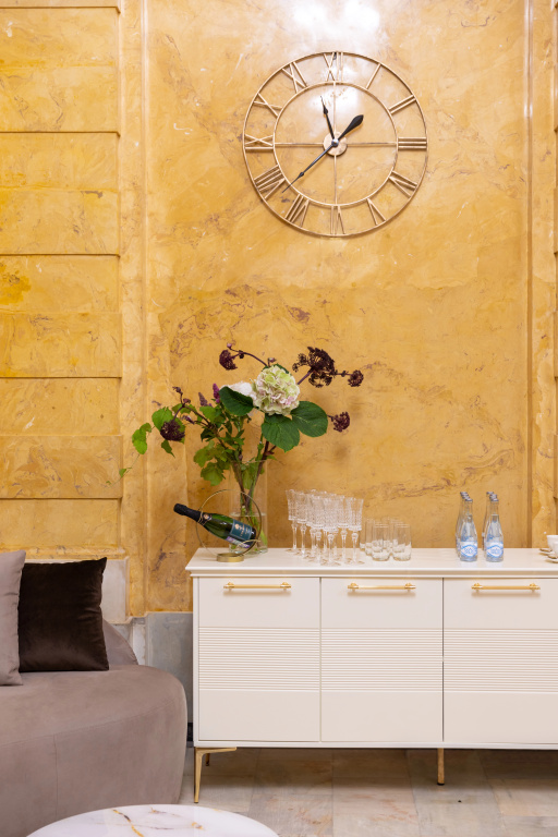 Lobby & Reception