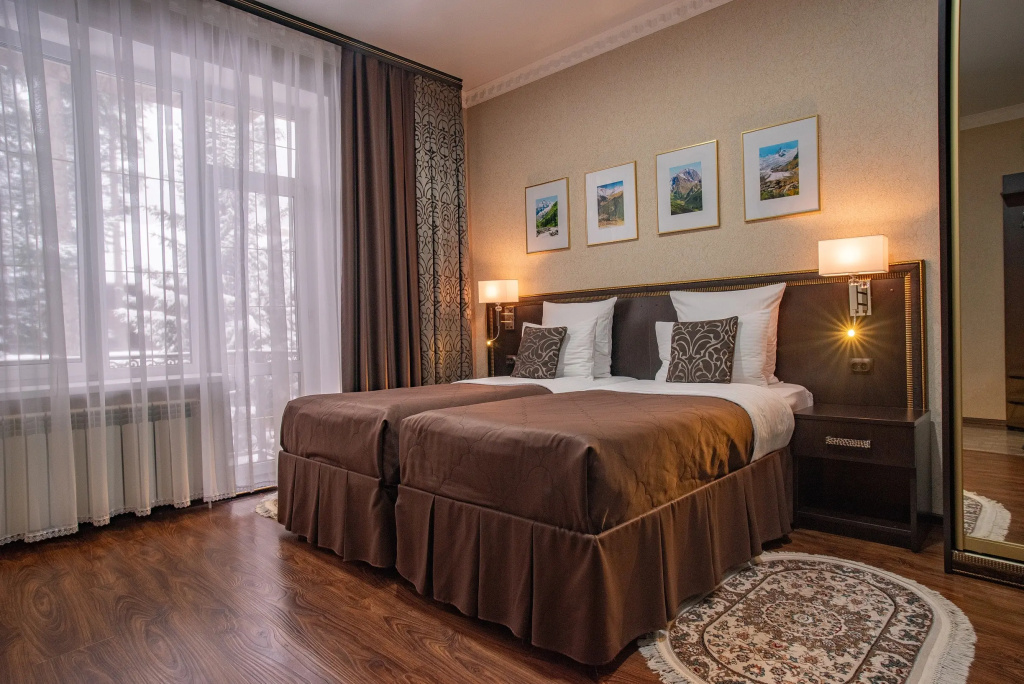 Standard Double room with balcony (full double bed)
