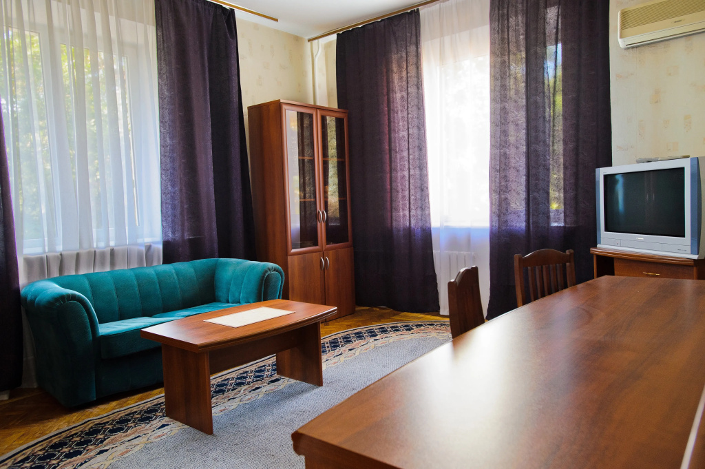 2 Bedrooms Business with AC Double room (full double bed)