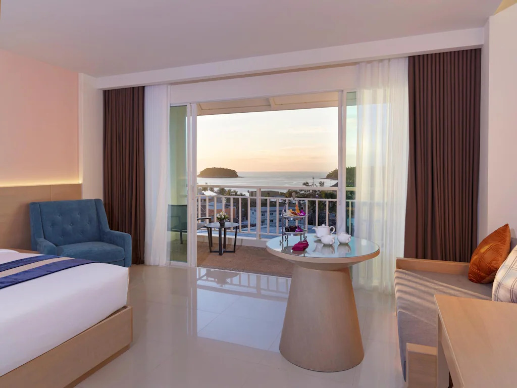 Клубный номер Executive с видом на море в Chanalai Flora Resort, Kata Beach