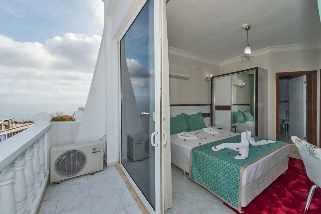 Balcony & Terrace