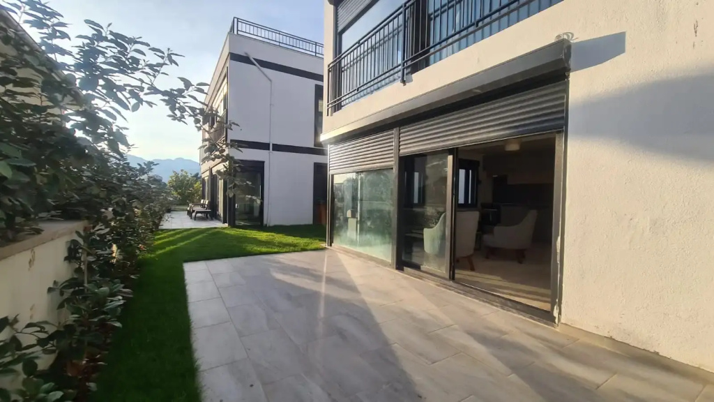 Tivat Terrace Suites Apartments