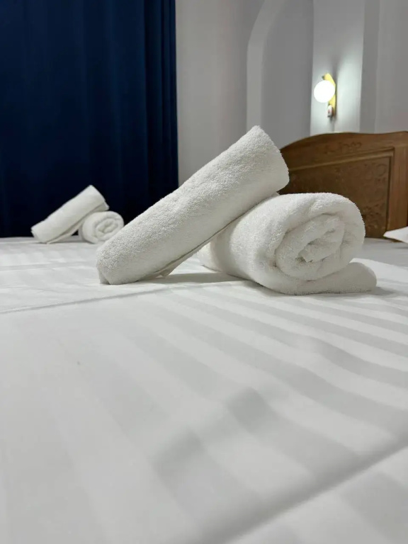 Deluxe Double room with courtyard view (full double bed)