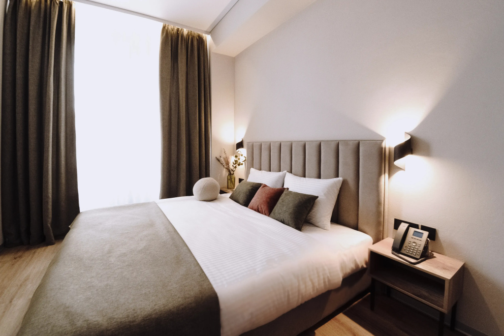 Premier Hotel Room Type - 2 Bedrooms Double Suite full double bed
