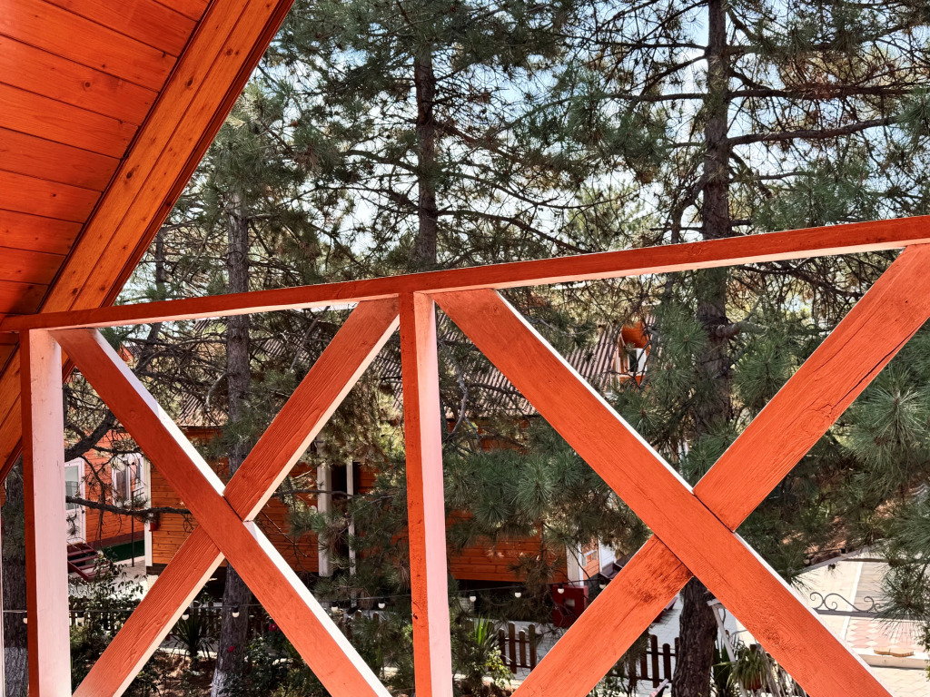 Коттедж с 3 комнатами с балконом и с видом на внутренний двор в Морская дача Арабеска