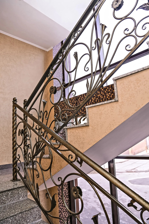 Отель Антураж