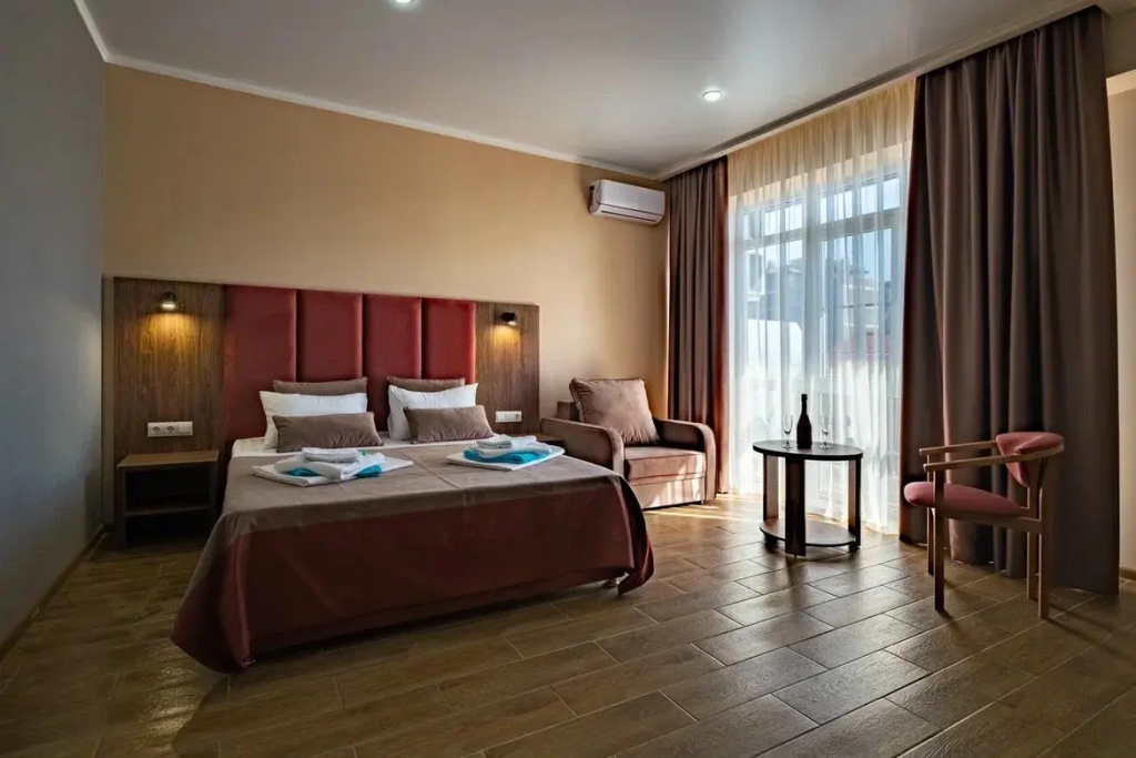 OneTime Hotel Room Type - Superior Double room with balcony full double bed