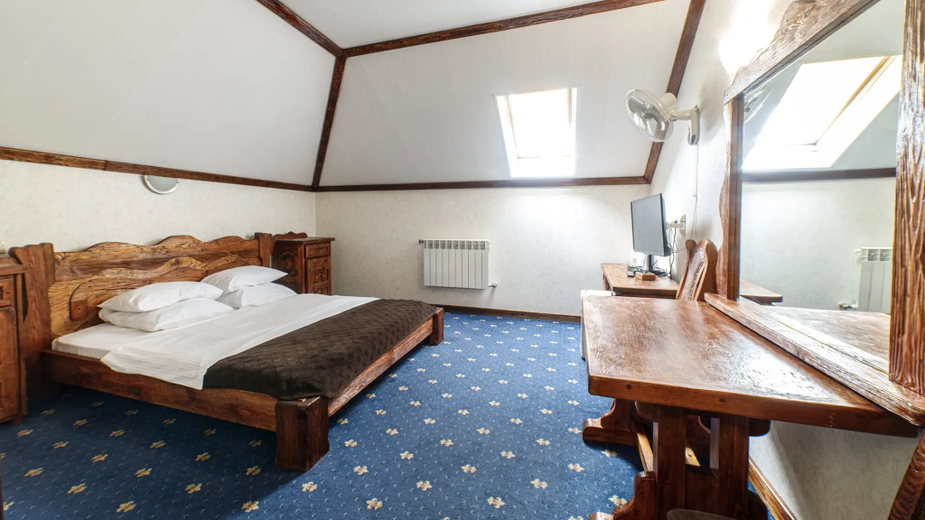 Standard Double Attic room (full double bed)