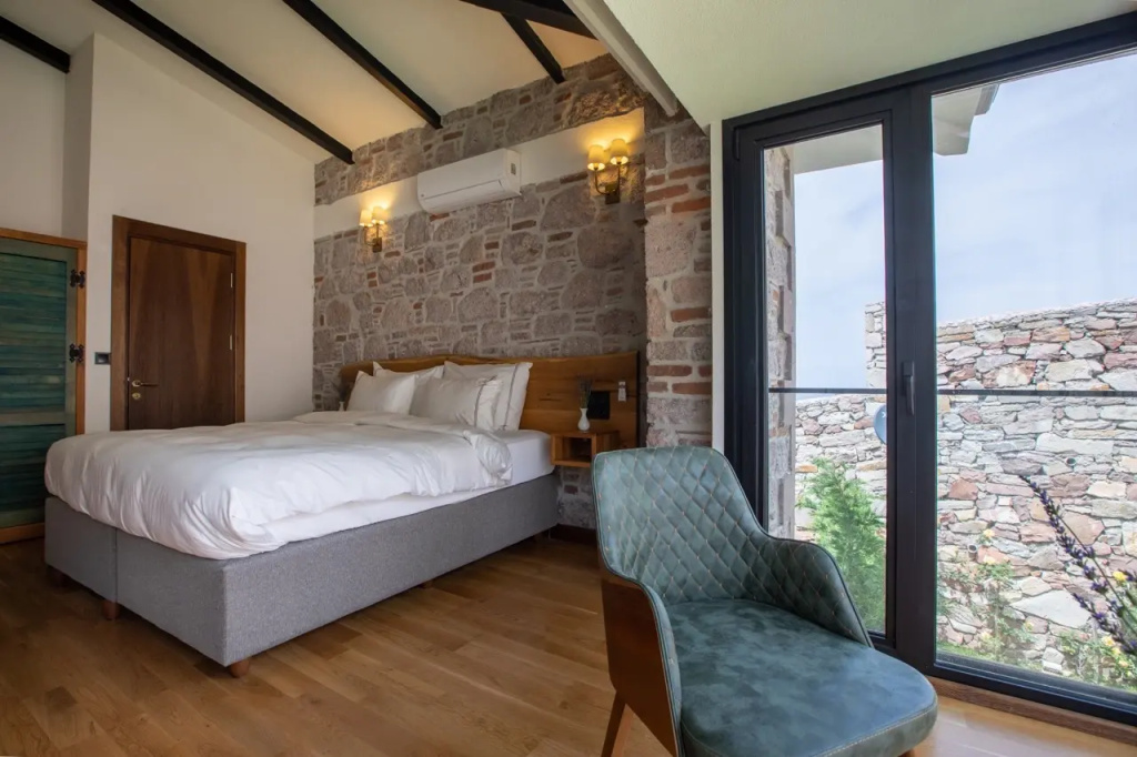 Superior Double room with view (full double bed)