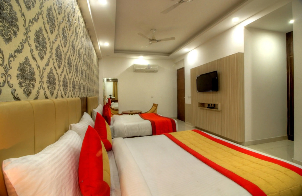Lobby & Reception