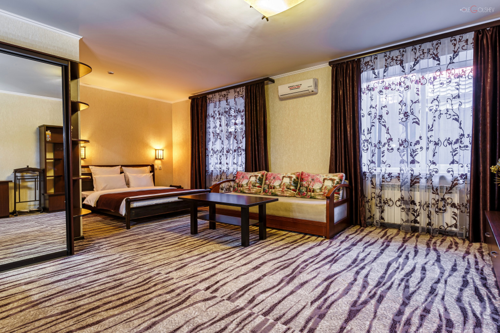Nochnoy Kvartal Hotel Room Type - Double Junior Suite full double bed
