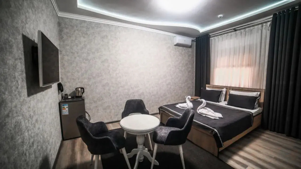Standard Double room with view (full double bed)