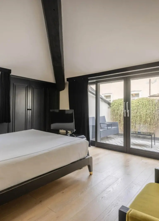 Superior Double room with balcony (full double bed)