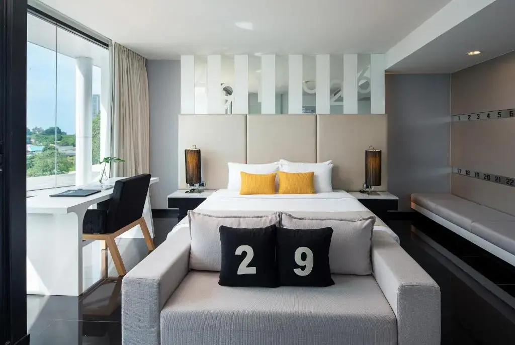 Double Junior Suite with city view (full double bed)