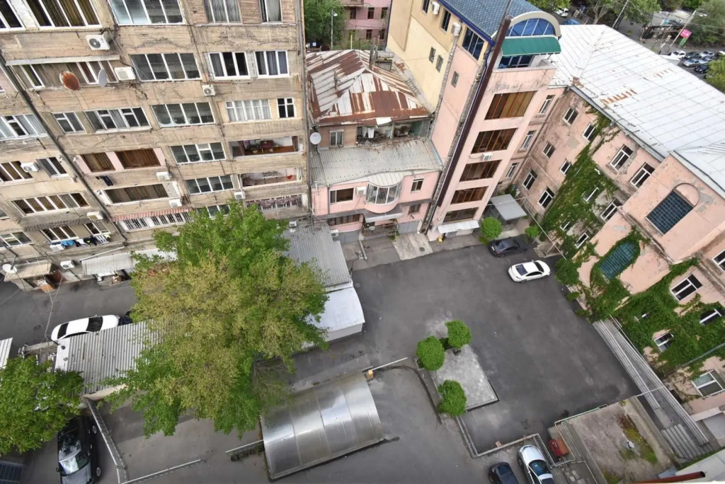 3-komn. na prospekte Mashtotsa, ryadom s Opernyim teatrom, MA331 Flat