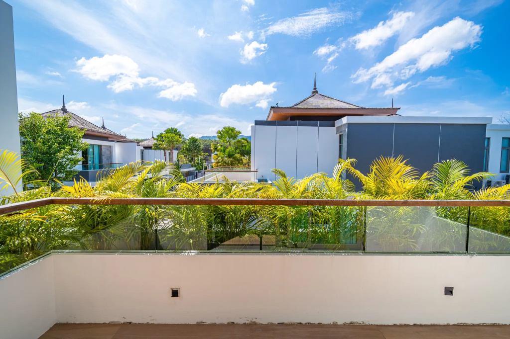Teak 5 Bed Luxurious Pool 117 Villa