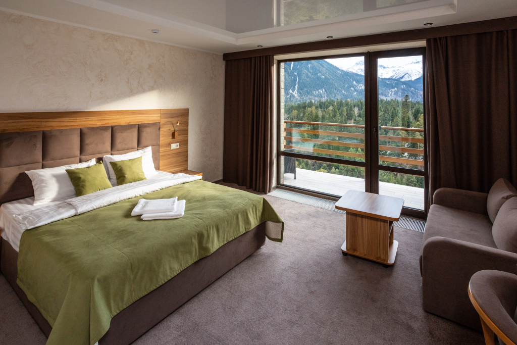 Suite with balcony and with view