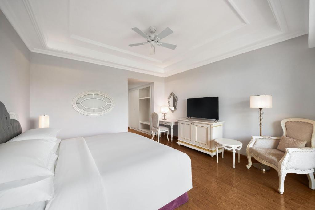 Nha Trang Marriott Resort & Spa, Hon Tre Island