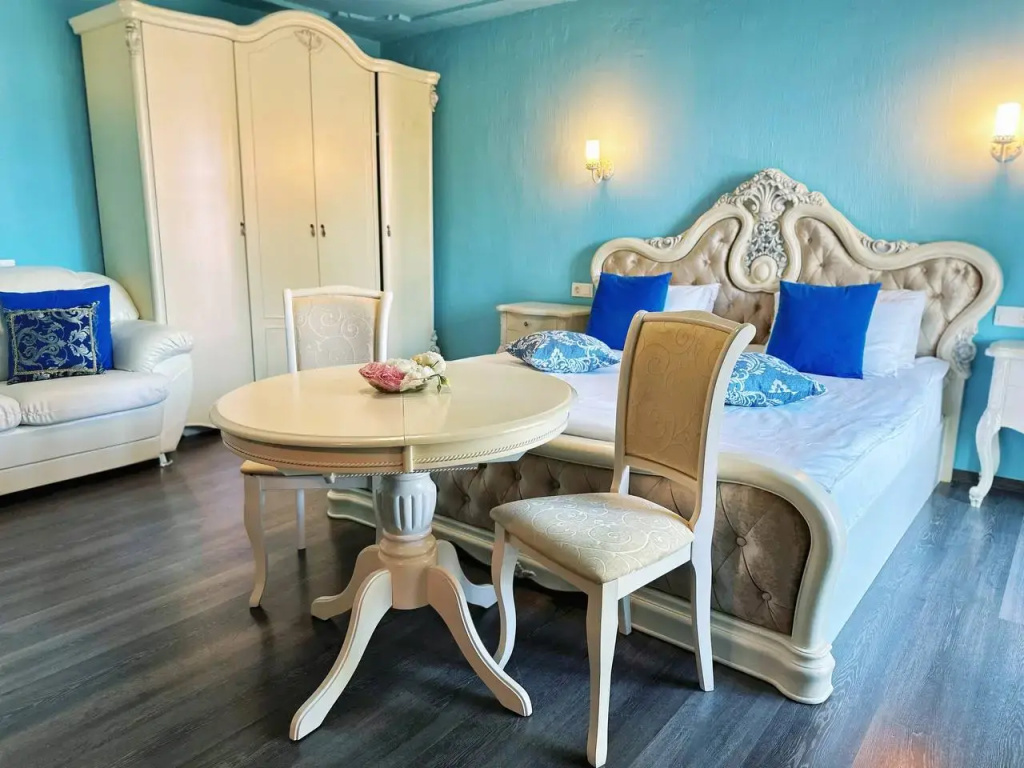 Naples Double Suite with balcony (full double bed)