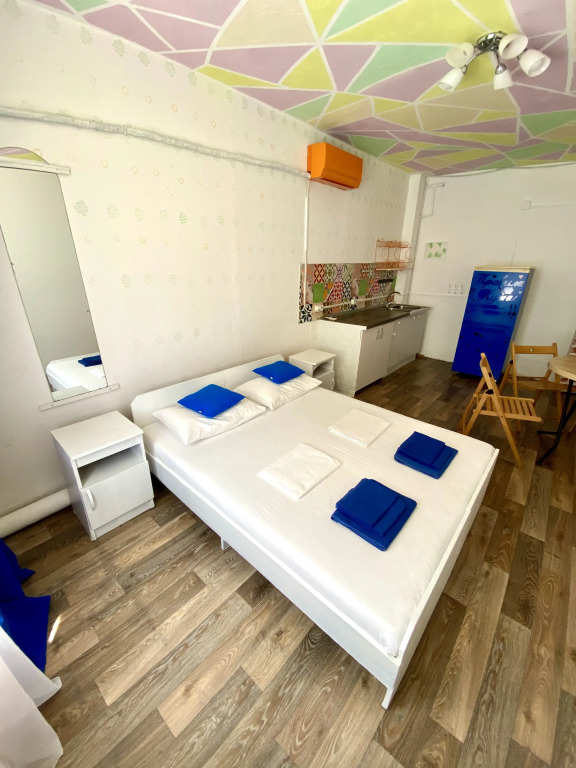 Апартаменты с 2 комнатами с красивым видом из окна в Арт-отельчик