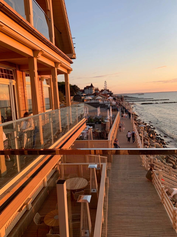 Beach & Waterfront