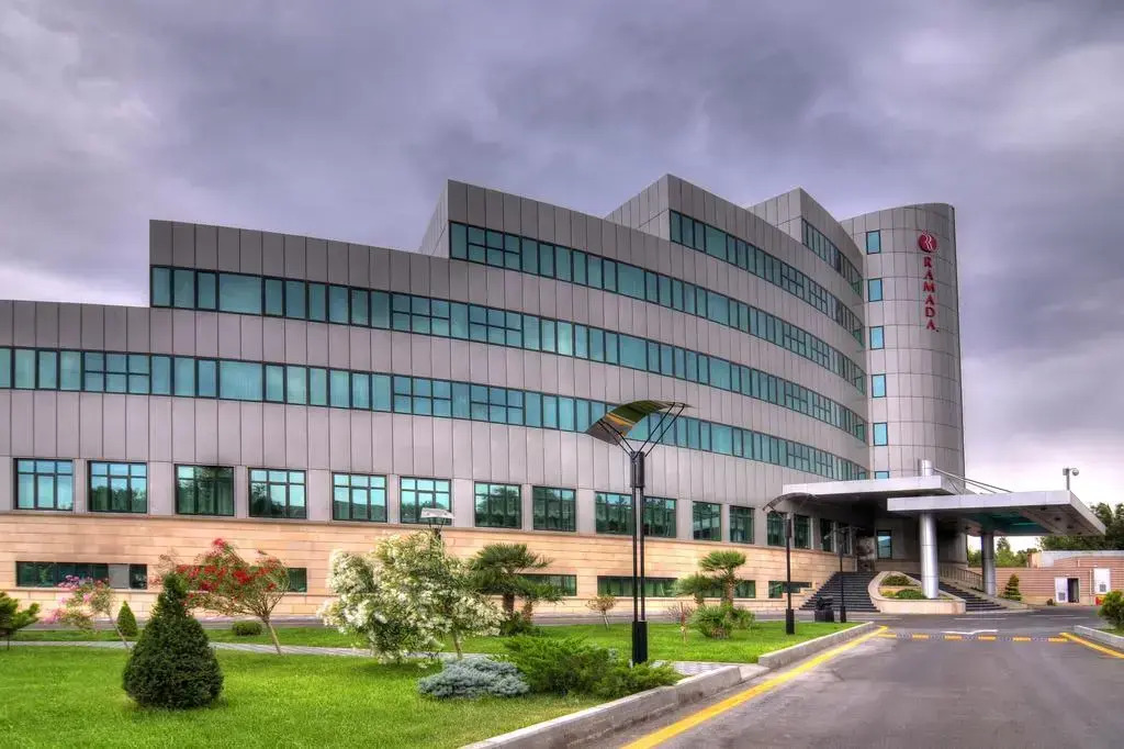 Отель Ramada Baku — фото