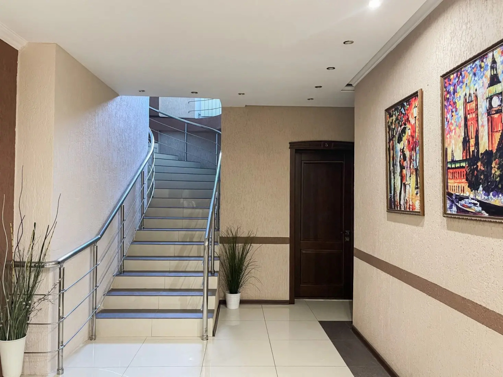 Lobby & Reception