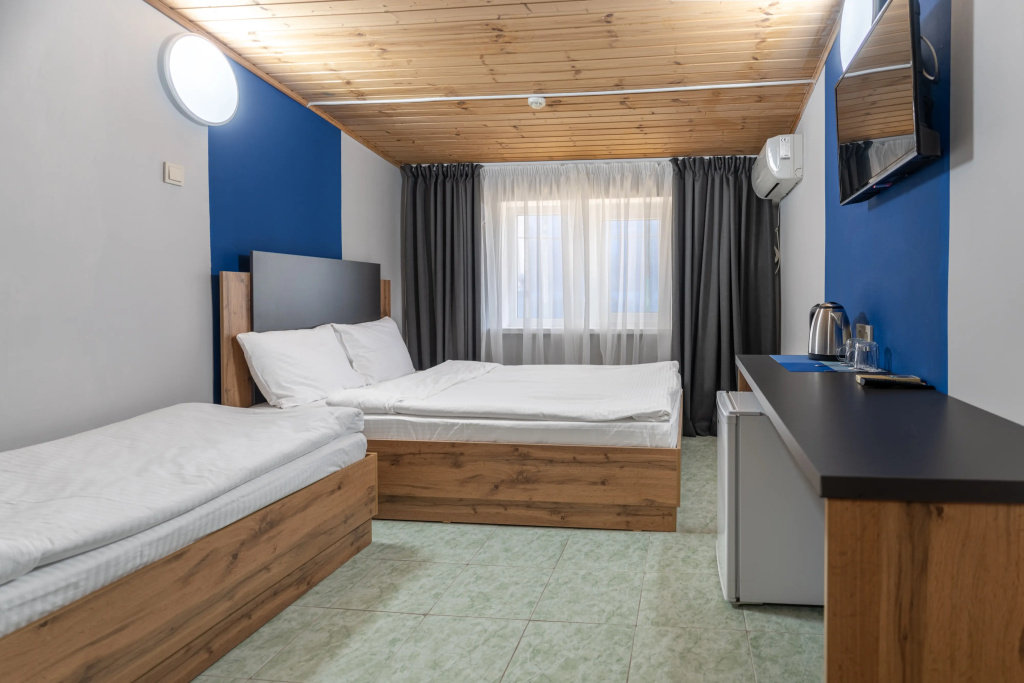 1 Bedroom Standard Triple Family room