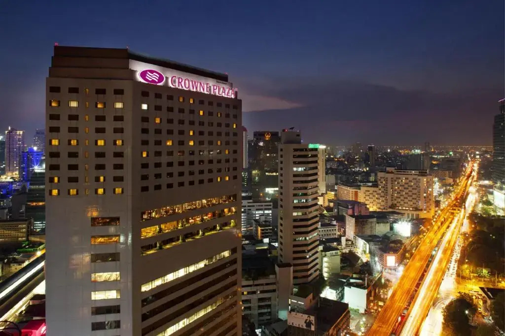 Отель Crowne Plaza Bangkok Lumpini Park by IHG