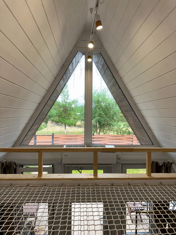 Шестиместный коттедж с красивым видом из окна в Rassvet House Togliatti