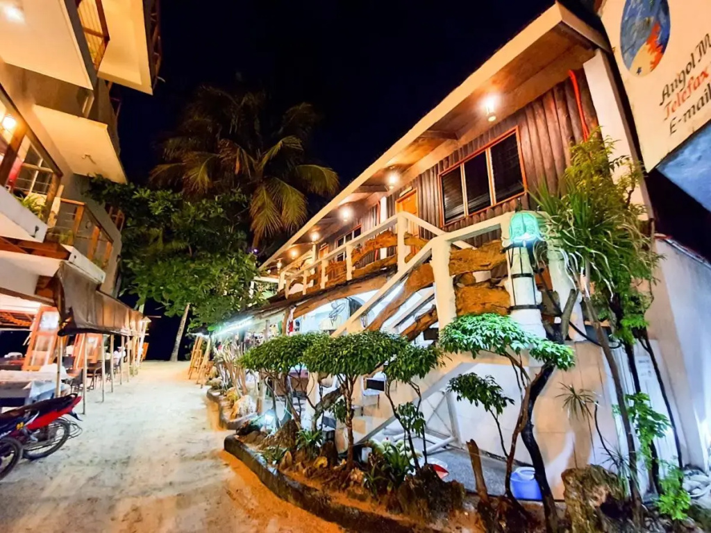 CocoLoco Boracay Beach Resort