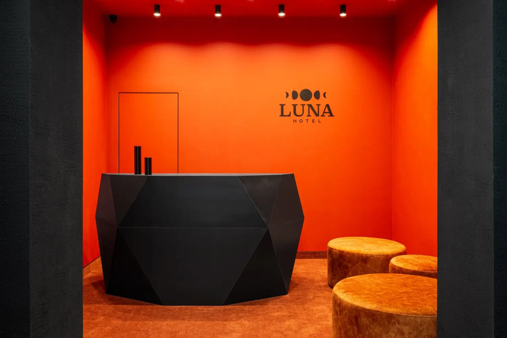 Lobby & Reception