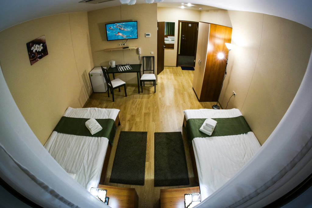 Globus Hotel Room Type - Comfort Double room with city view twin beds