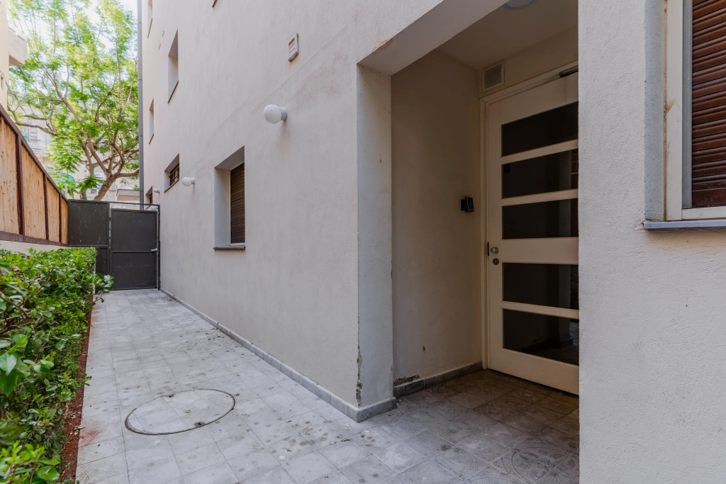 Blueground at Nahalat Bynamin ID09 Apartments