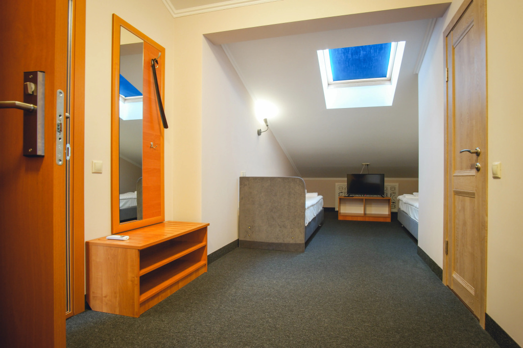 Lobby & Reception