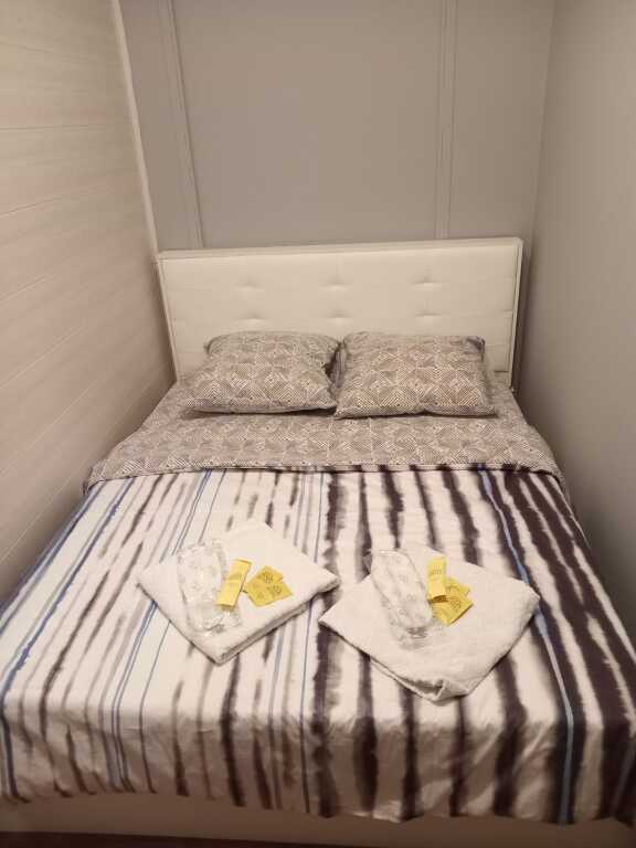 Двухместный номер без окна Economy 2 отдельные кровати в StayWay на Цветном бульваре