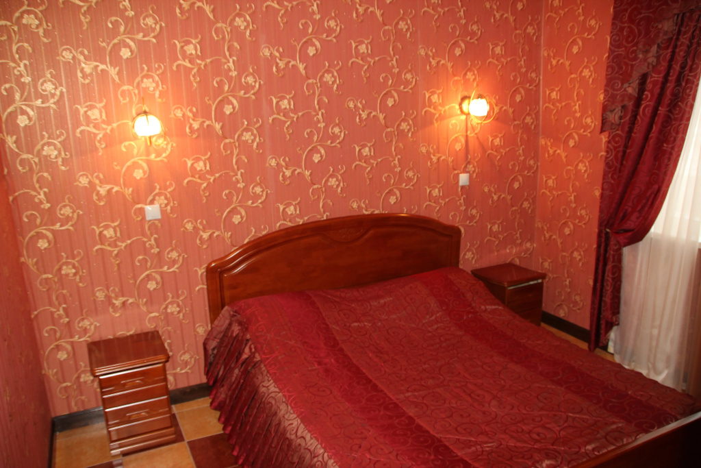 Double Junior Suite with city view (full double bed)